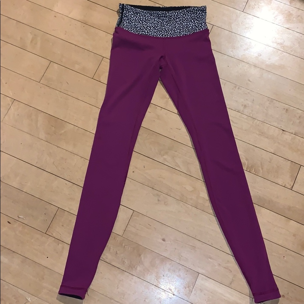 Lululemon leggings size 2 magenta.  EUC